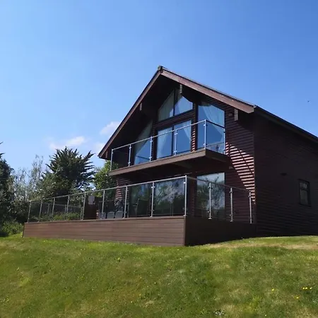 Trevone House With Hot Tub On Retallack Padstow